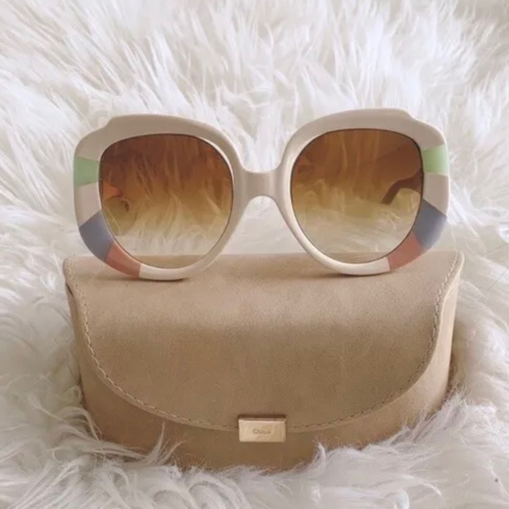 msrp $410
100% authentic 

Style: Oversized Round